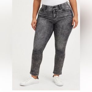 Bombshell Straight Premium Stretch High-Rise Jean 16S